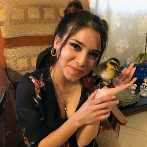 Meet your Posher, Estefany